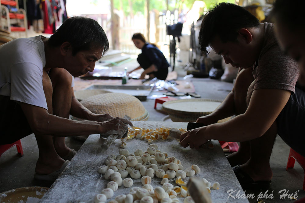 kẹo cau xứ Huế