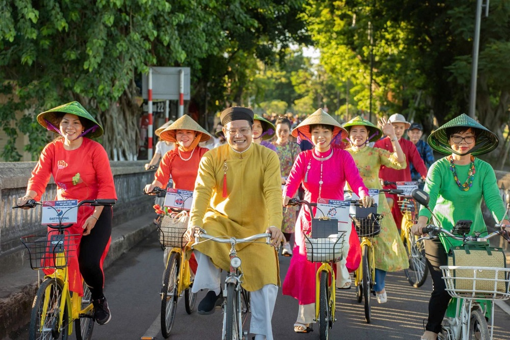 Ngày hội, Tuần lễ áo dài cộng đồng Huế, Festival Huế 2025, Lễ Hội Mùa Hạ, Kinh đô áo dài Việt Nam, Cố đô Huế, Sở Văn hóa và Thể thao, di sản áo dài Huế