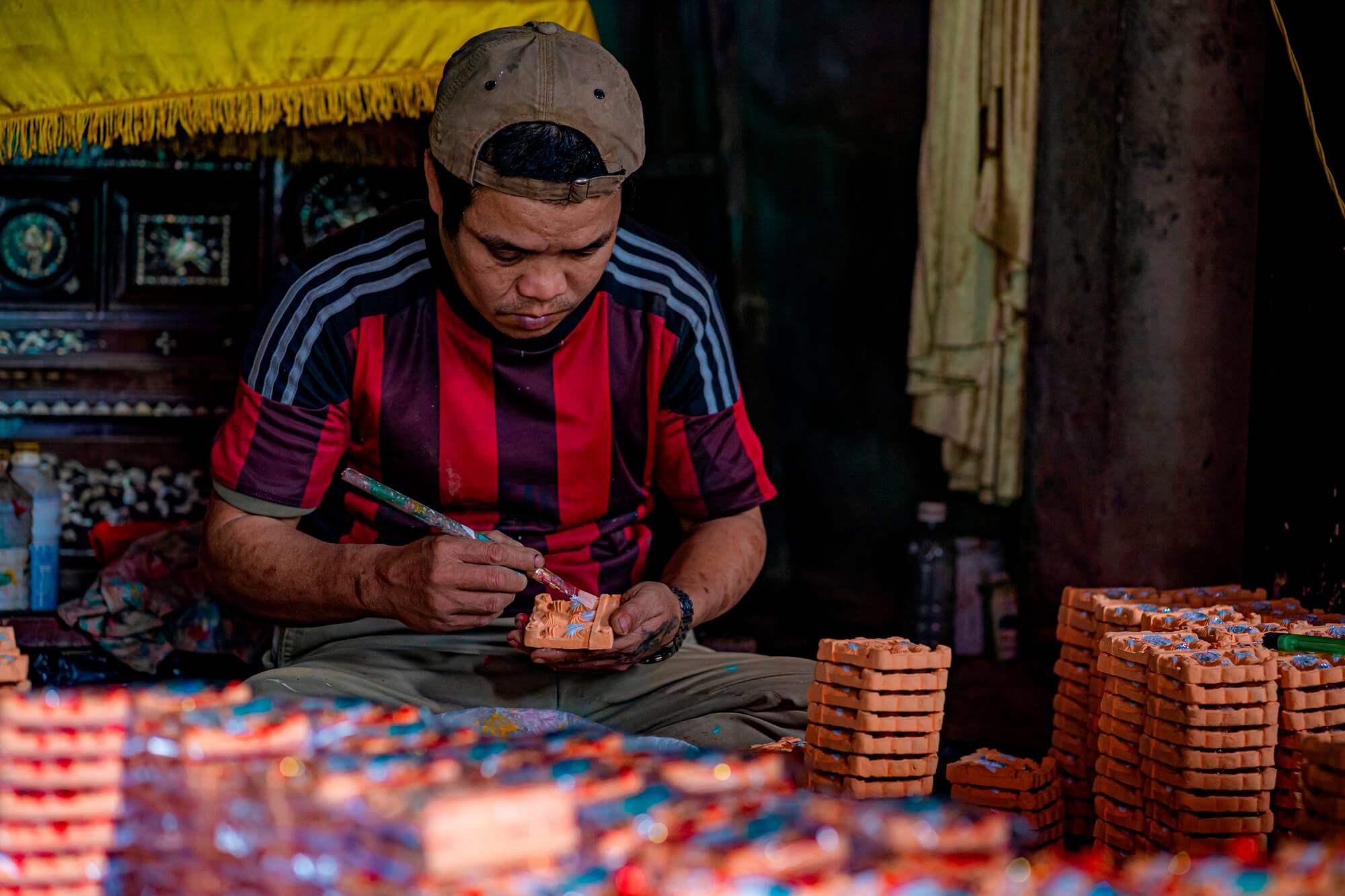 Nghề làm ông Táo, làng nặn tượng ông Táo, duy nhất, tại Huế, đất nung, nghề truyền thống Huế, nghề làm ông Táo ở Huế, làng Địa Linh, phố cổ Bao Vinh, khám phá làng nghề Huế, hơn 100 năm, sôi động, dịp Tết Nghề làm ông Táo, làng nặn tượng ông Táo, duy nhất, tại Huế, đất nung, nghề truyền thống Huế, nghề làm ông Táo ở Huế, làng Địa Linh, phố cổ Bao Vinh, khám phá làng nghề Huế, hơn 100 năm, sôi động, dịp Tết