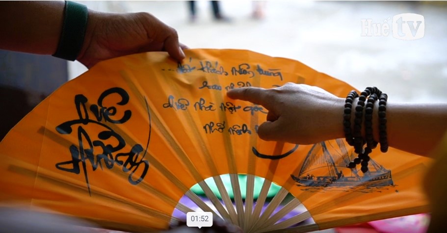 Nghề làm quạt giấy Huế, nghề truyền thống Huế, phố cổ Bao Vinh, nghề làm quạt giấy Bao Vinh, thi ảnh làng nghề Huế, Mắt Biếc Cafe, Mạ House Cafe, Bao Vinh phố cổ Nghề làm quạt giấy Huế, nghề truyền thống Huế, phố cổ Bao Vinh, nghề làm quạt giấy Bao Vinh, thi ảnh làng nghề Huế, Mắt Biếc Cafe, Mạ House Cafe, Bao Vinh phố cổ