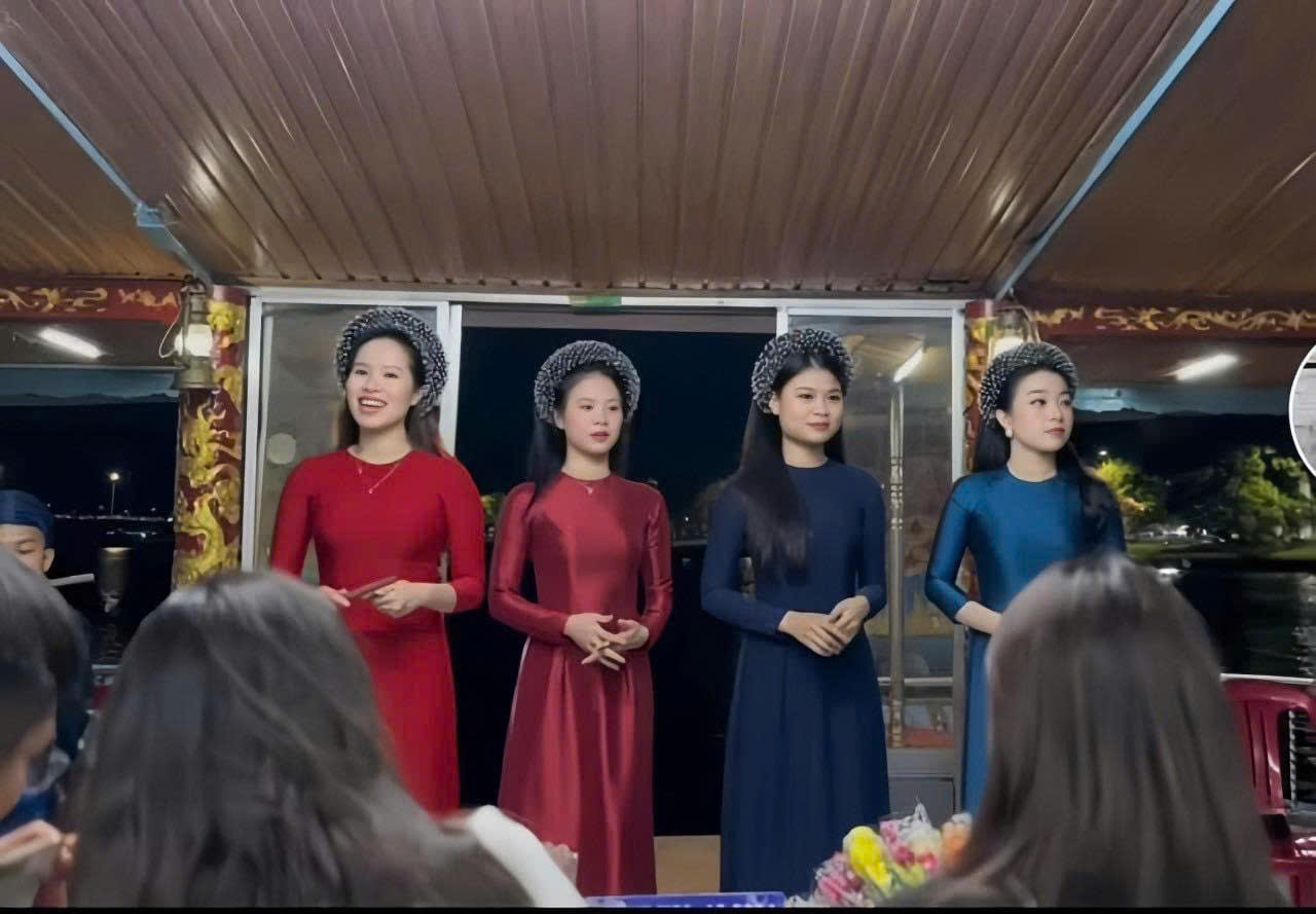 ca Huế, tour Huế, ca Huế trên sông Hương, giá vé ca Huế trên sông Hương mới nhất ca Huế, tour Huế, ca Huế trên sông Hương, giá vé ca Huế trên sông Hương mới nhất