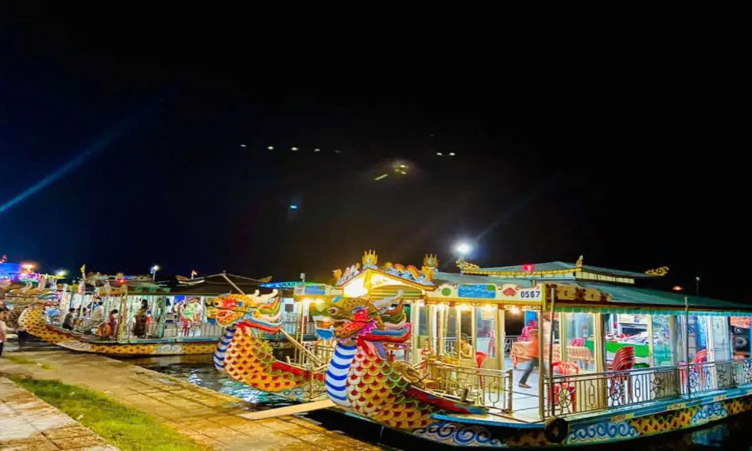 ca Huế, tour Huế, ca Huế trên sông Hương, giá vé ca Huế trên sông Hương mới nhất ca Huế, tour Huế, ca Huế trên sông Hương, giá vé ca Huế trên sông Hương mới nhất