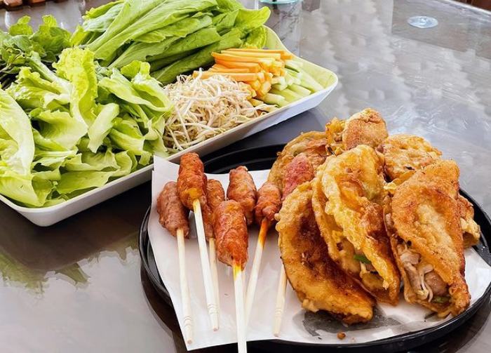 món ngon xứ huế, đặc sản huế, top các món ăn phổ biến ở huế, đến huế ăn gì, bún hến, cơm hến, bún bò, bánh khoái cá kình, bánh bèo nậm lọc huế, chè huế, bún mắm nêm huế món ngon xứ huế, đặc sản huế, top các món ăn phổ biến ở huế, đến huế ăn gì, bún hến, cơm hến, bún bò, bánh khoái cá kình, bánh bèo nậm lọc huế, chè huế, bún mắm nêm huế