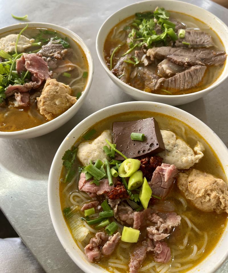 Bún bò Huế, Cách nấu bún bò Huế, Bún bò Huế ngon, Quán bún bò Huế, Đặc sản bún bò Huế, Bún bò Huế công thức, Bún bò Huế chính gốc, Bún bò Huế nguyên liệu, Bún bò Huế Huế , Bún bò Huế hương vị, địa chỉ quán bún bò Huế ngon