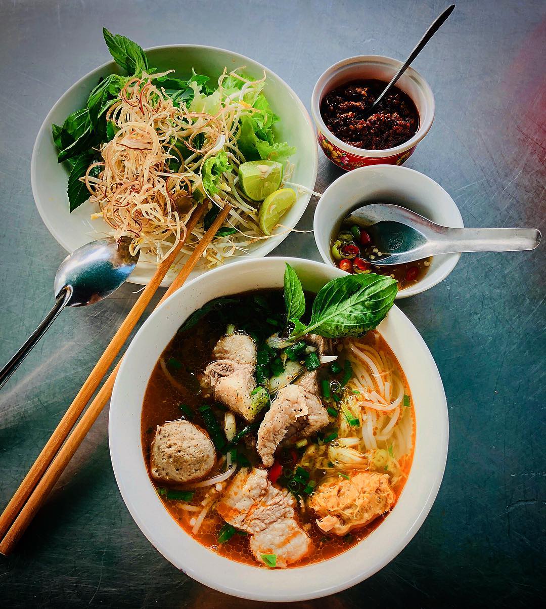 Bún bò Huế, Cách nấu bún bò Huế, Bún bò Huế ngon, Quán bún bò Huế, Đặc sản bún bò Huế, Bún bò Huế công thức, Bún bò Huế chính gốc, Bún bò Huế nguyên liệu, Bún bò Huế Huế , Bún bò Huế hương vị, địa chỉ quán bún bò Huế ngon