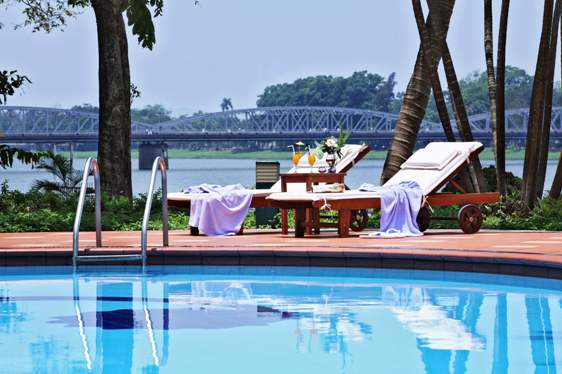 Khách sạn Century Riverside Huế