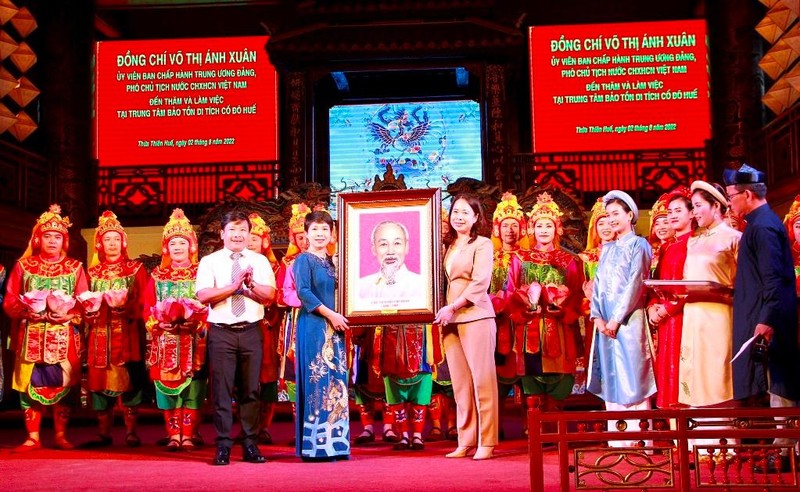 phó chủ tịch nước Võ Thị Ánh Xuân tại Huế, nhà hát Duyệt Thị Đường, di sản văn hóa phi vật thể tại Huế