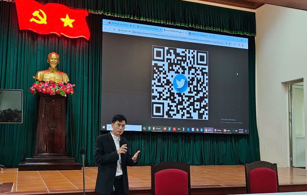 ứng dụng trí tuệ nhân tạo trong công tác công đoàn, HueCIT tập huấn hướng dẫn sử dụng Ai, ChatGPT, Gemini, Copilot, Open AI ứng dụng trí tuệ nhân tạo trong công tác công đoàn, HueCIT tập huấn hướng dẫn sử dụng Ai, ChatGPT, Gemini, Copilot, Open AI