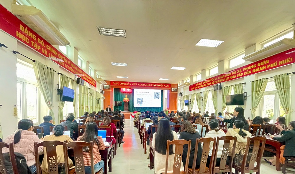 ứng dụng trí tuệ nhân tạo trong công tác công đoàn, HueCIT tập huấn hướng dẫn sử dụng Ai, ChatGPT, Gemini, Copilot, Open AI ứng dụng trí tuệ nhân tạo trong công tác công đoàn, HueCIT tập huấn hướng dẫn sử dụng Ai, ChatGPT, Gemini, Copilot, Open AI