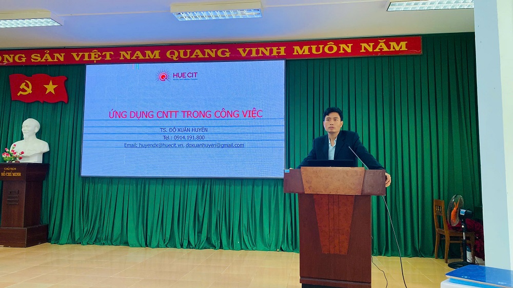 tập huấn, ứng dụng AI, ứng dụng AI trong công tác truyền thông, hoạt động công đoàn, thời đại số, trí tuệ nhân tạo cho cộng đồng, phổ cập AI, GenAI, Liên đoàn lao động huyện Phú Lộc, HueCIT đào tạo AI tập huấn, ứng dụng AI, ứng dụng AI trong công tác truyền thông, hoạt động công đoàn, thời đại số, trí tuệ nhân tạo cho cộng đồng, phổ cập AI, GenAI, Liên đoàn lao động huyện Phú Lộc, HueCIT đào tạo AI