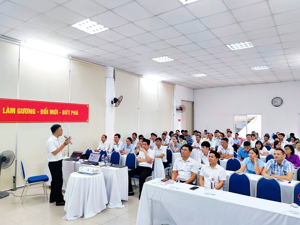 tập huấn, phần mềm dùng chung, ứng dụng CNTT trong cơ quan nhà nước, chính quyền 2 cấp, vận hành hiệu quả, thành phố Huế, HueCIT, UBND Thành phố Huế, điều hành tác nghiệp, phần mềm đăng ký lịch, phát hành giấy mời qua mạng, họp không giấy tờ, chính quyền số, không gian số