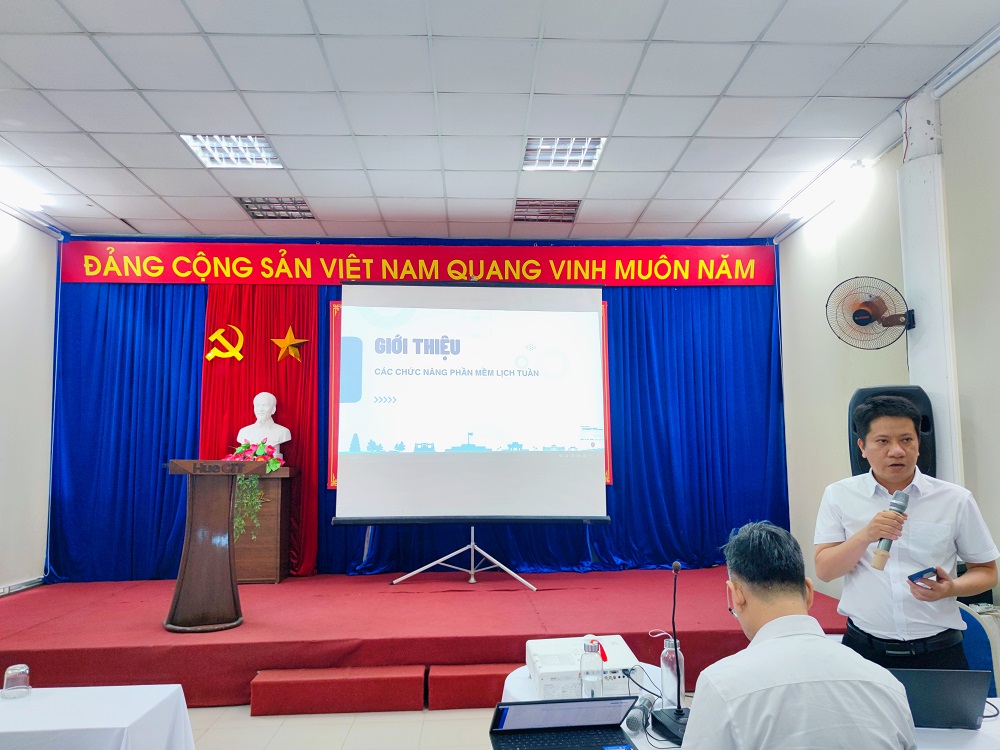 tập huấn, phần mềm dùng chung, ứng dụng CNTT trong cơ quan nhà nước, chính quyền 2 cấp, vận hành hiệu quả, thành phố Huế, HueCIT, UBND Thành phố Huế, điều hành tác nghiệp, phần mềm đăng ký lịch, phát hành giấy mời qua mạng, họp không giấy tờ, chính quyền số, không gian số