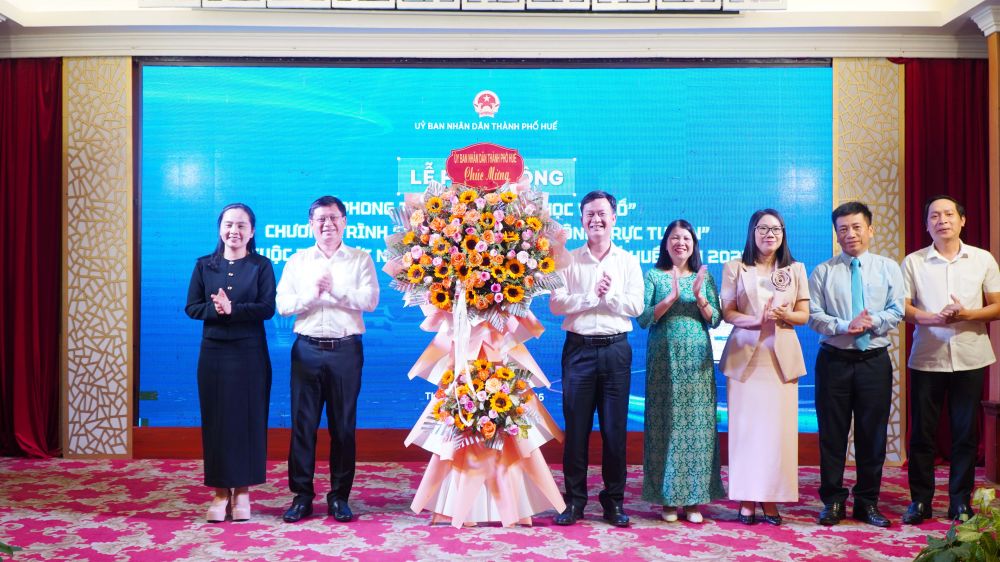 thành phố Huế, phát động, phong trào, Bình dân học vụ số, Tìm hiểu dịch vụ công trực tuyến, Cuộc thi Khởi nghiệp sáng tạo năm 2025 thành phố Huế, phát động, phong trào, Bình dân học vụ số, Tìm hiểu dịch vụ công trực tuyến, Cuộc thi Khởi nghiệp sáng tạo năm 2025