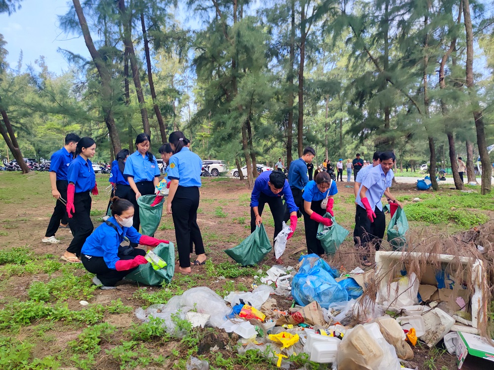 Huế giảm nhựa, Đô thị giảm nhựa ở miền Trung Việt Nam, Trạm cấp nước miễn phí Huế, Nhà chờ bãi biển Huế, Máy cấp nước uống miễn phí, ra mắt, bãi biển Phú Thuận, bãi biển Phú Diên, bãi biển Vinh Thanh Huế giảm nhựa, Đô thị giảm nhựa ở miền Trung Việt Nam, Trạm cấp nước miễn phí Huế, Nhà chờ bãi biển Huế, Máy cấp nước uống miễn phí, ra mắt, bãi biển Phú Thuận, bãi biển Phú Diên, bãi biển Vinh Thanh