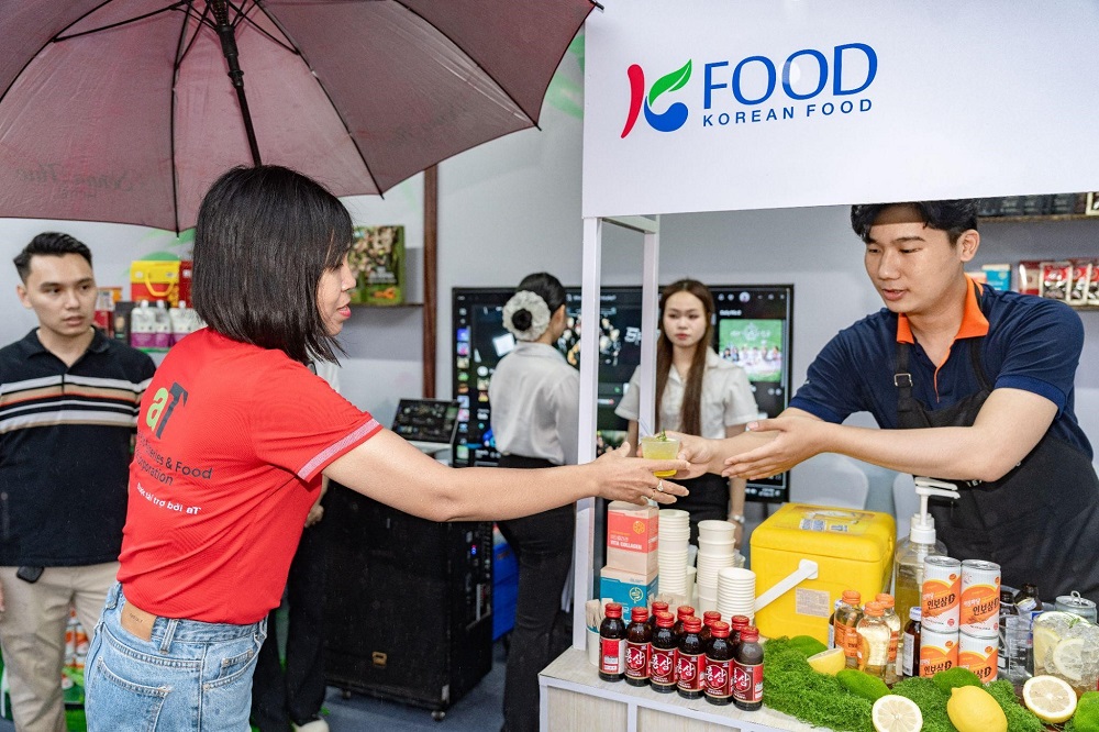 K-Healthy Food Festival 2025, Ngày Văn hóa Việt Nam – Hàn Quốc tại Huế, Thực phẩm sức khỏe Hàn Quốc, Ẩm thực Hàn Quốc tại Huế, Lễ hội văn hóa Việt – Hàn 2025, trải nghiệm dùng thử, thực phẩm Hàn Quốc, aT Việt Nam, Tổng công ty Nông thủy sản Thực phẩm Hàn Quốc, sản phẩm chăm sóc sức khỏe Hàn Quốc, sản phẩm K-FOOD, sản phẩm aT Việt Nam K-Healthy Food Festival 2025, Ngày Văn hóa Việt Nam – Hàn Quốc tại Huế, Thực phẩm sức khỏe Hàn Quốc, Ẩm thực Hàn Quốc tại Huế, Lễ hội văn hóa Việt – Hàn 2025, trải nghiệm dùng thử, thực phẩm Hàn Quốc, aT Việt Nam, Tổng công ty Nông thủy sản Thực phẩm Hàn Quốc, sản phẩm chăm sóc sức khỏe Hàn Quốc, sản phẩm K-FOOD, sản phẩm aT Việt Nam