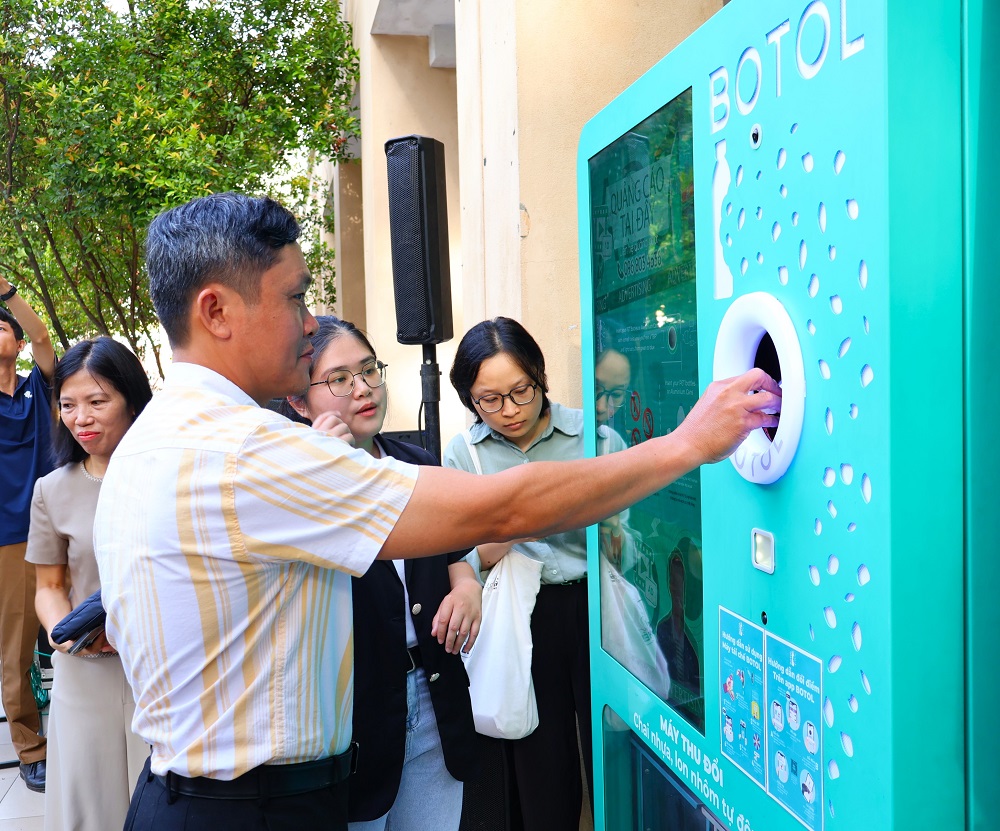 Dự án Huế - Đô thị giảm nhựa, Mô hình Đặt cọc - Hoàn trả, Giảm thiểu rác thải nhựa Huế, Chủ nhật Xanh Huế, Huế đô thị xanh Dự án Huế - Đô thị giảm nhựa, Mô hình Đặt cọc - Hoàn trả, Giảm thiểu rác thải nhựa Huế, Chủ nhật Xanh Huế, Huế đô thị xanh