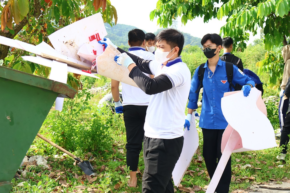 Dự án Huế - Đô thị giảm nhựa, Mô hình Đặt cọc - Hoàn trả, Giảm thiểu rác thải nhựa Huế, Chủ nhật Xanh Huế, Huế đô thị xanh Dự án Huế - Đô thị giảm nhựa, Mô hình Đặt cọc - Hoàn trả, Giảm thiểu rác thải nhựa Huế, Chủ nhật Xanh Huế, Huế đô thị xanh