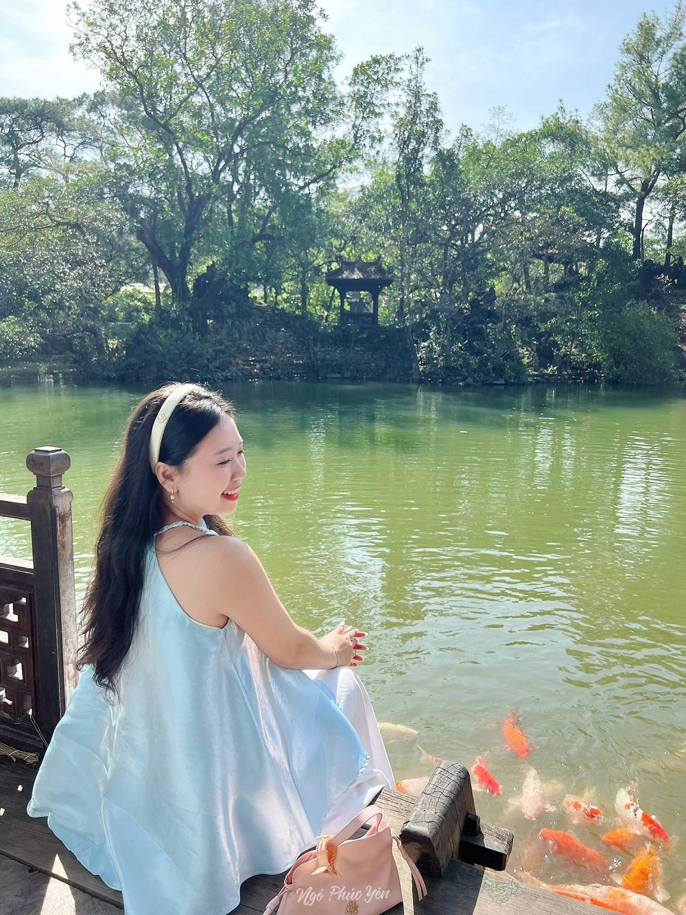 Dừng chân bên sông Hương, núi Ngự Dừng chân bên sông Hương, núi Ngự