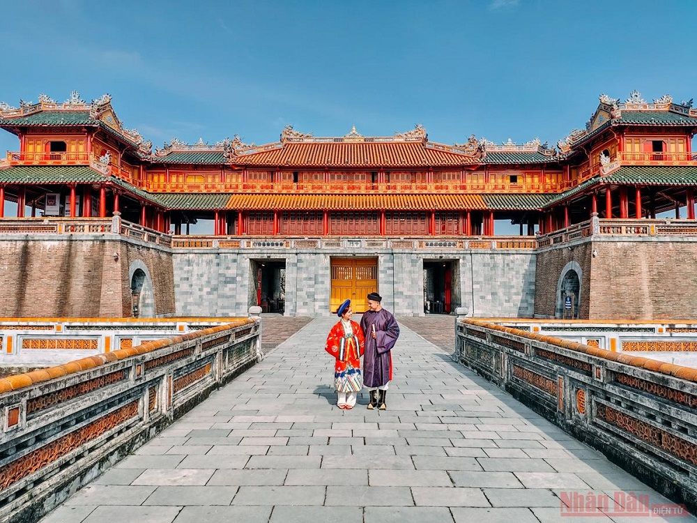Áo dài Nhật Bình