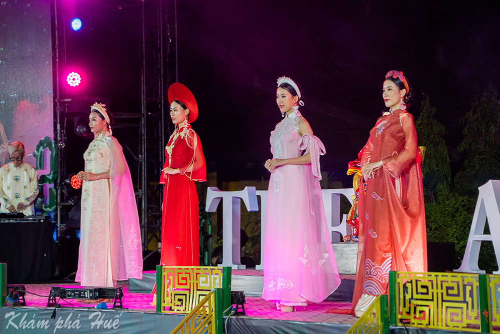 the ao dai, phong y yen, An Dinh palace, Nguyen Dynasty, Ao Dai Doan Trang