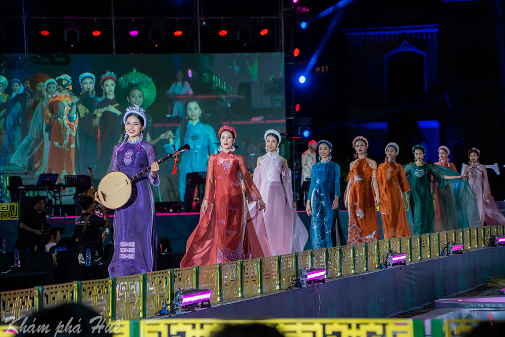 the ao dai, phong y yen, An Dinh palace, Nguyen Dynasty, ao dai Doang Trang