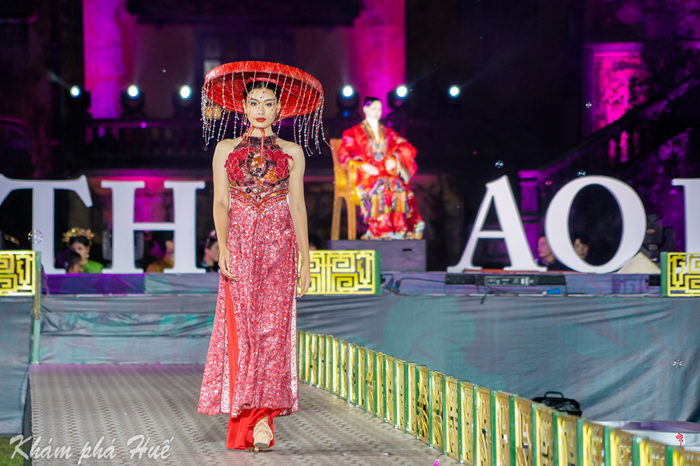 Ao Dai, Tran Thien Khanh, Phong Y Yen, cung An Dinh