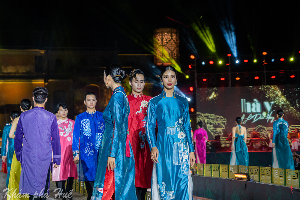 Ao Dai, Le Doan Hung, Phong Y Yen