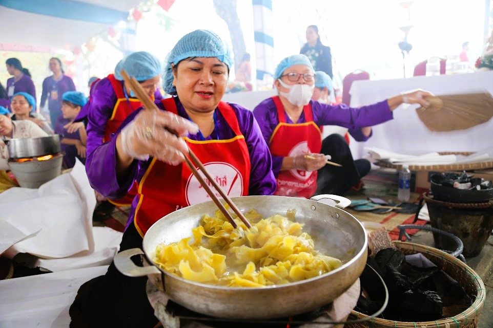 Tết Huế 2024, chương trình Tết Huế 2024, khai mạc Tết Huế 2024, chương trình Tết Huế 2024 có gì, gian hàng Tết Huế 2024, Tết Huế gắn kết yêu thương Tết Huế 2024, chương trình Tết Huế 2024, khai mạc Tết Huế 2024, chương trình Tết Huế 2024 có gì, gian hàng Tết Huế 2024, Tết Huế gắn kết yêu thương