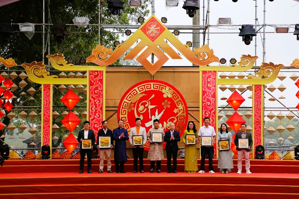 Tết Huế 2024, chương trình Tết Huế 2024, khai mạc Tết Huế 2024, chương trình Tết Huế 2024 có gì, gian hàng Tết Huế 2024, Tết Huế gắn kết yêu thương Tết Huế 2024, chương trình Tết Huế 2024, khai mạc Tết Huế 2024, chương trình Tết Huế 2024 có gì, gian hàng Tết Huế 2024, Tết Huế gắn kết yêu thương