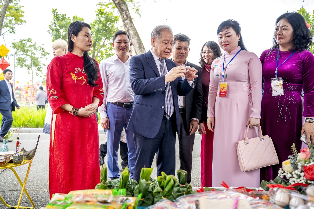 Tết Huế 2024, chương trình Tết Huế 2024, khai mạc Tết Huế 2024, chương trình Tết Huế 2024 có gì, gian hàng Tết Huế 2024, Tết Huế gắn kết yêu thương