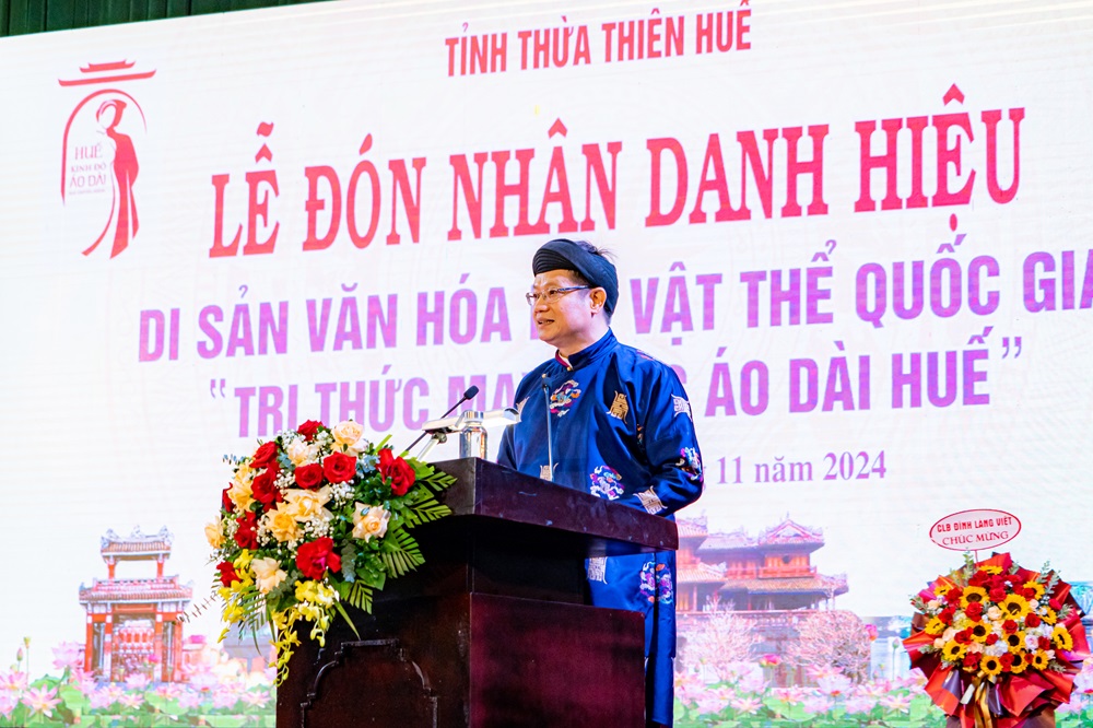 Thừa Thiên Huế đón nhận danh hiệu Di sản văn hóa phi vật thể quốc gia "Tri thức May và Mặc áo dài Huế"  Thừa Thiên Huế đón nhận danh hiệu Di sản văn hóa phi vật thể quốc gia "Tri thức May và Mặc áo dài Huế"