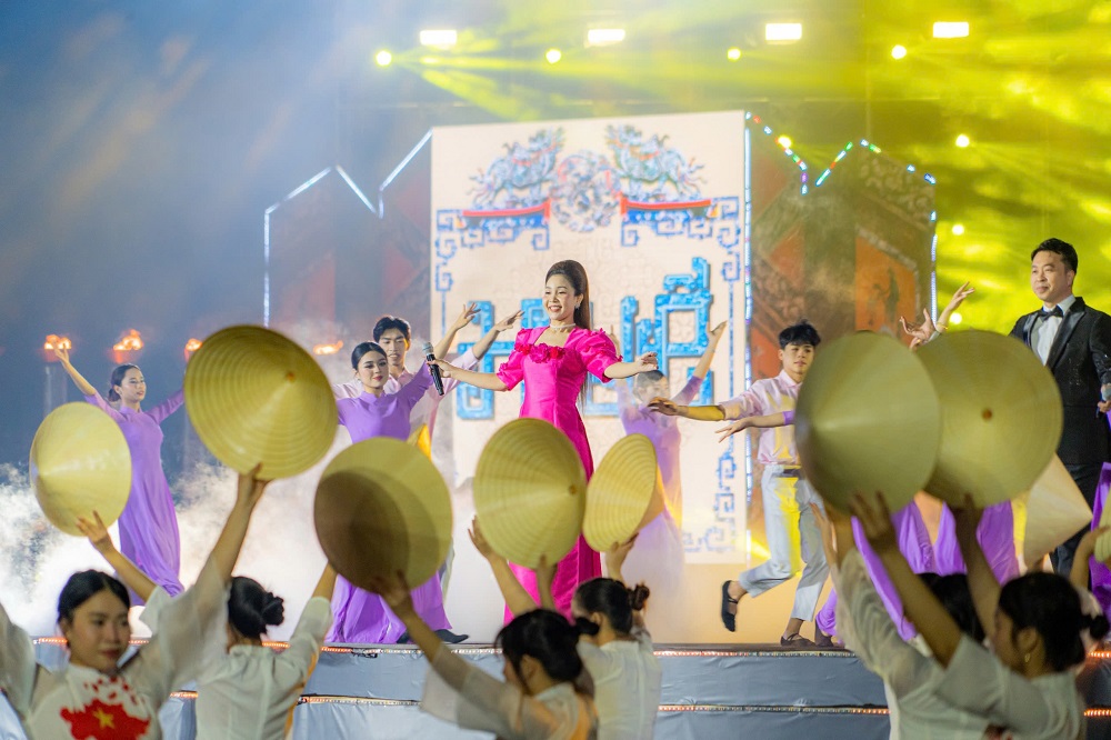 Công bố Nghị quyết của Quốc hội về việc thành lập Thành phố Huế trực thuộc Trung ương Công bố Nghị quyết của Quốc hội về việc thành lập Thành phố Huế trực thuộc Trung ương