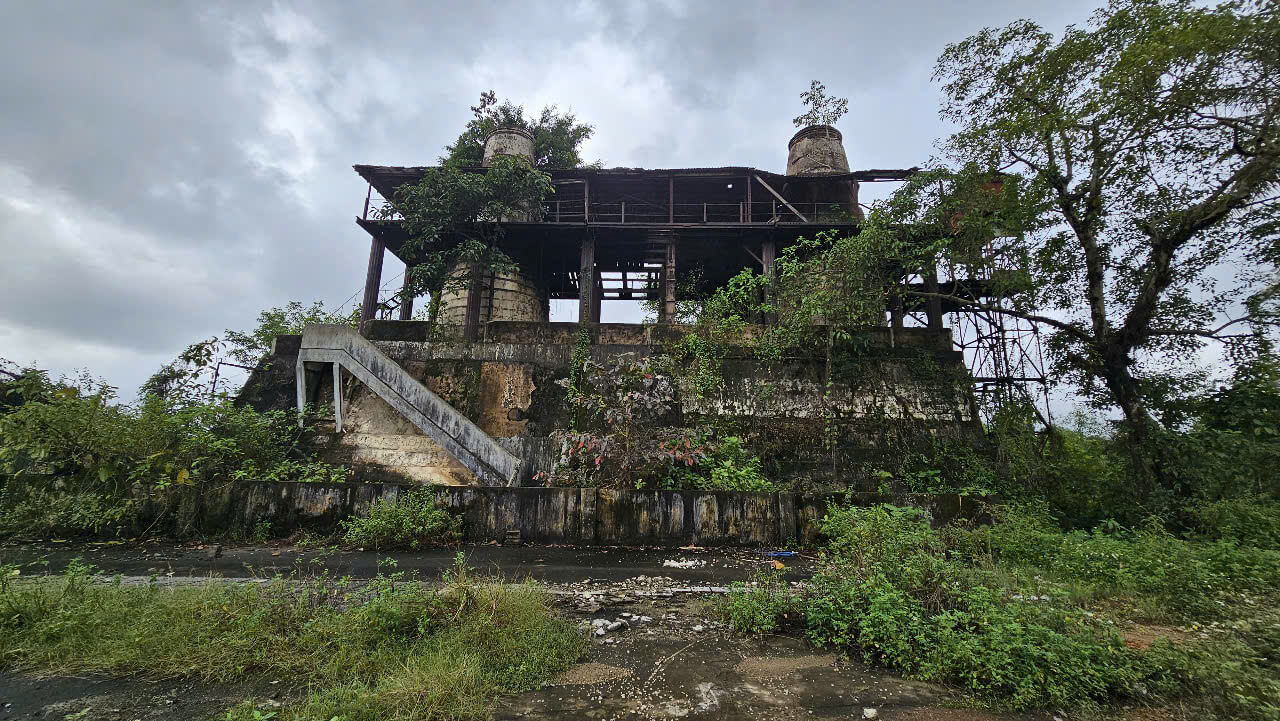 Nhà máy xi măng Long Thọ, di tích thời Pháp thuộc, Cận cảnh, công trình kiến trúc, hơn trăm tuổi ở Huế được đề xuất bảo tồn, chân đồi Long Thọ, sông Hương, làng Nguyệt Biều Nhà máy xi măng Long Thọ, di tích thời Pháp thuộc, Cận cảnh, công trình kiến trúc, hơn trăm tuổi ở Huế được đề xuất bảo tồn, chân đồi Long Thọ, sông Hương, làng Nguyệt Biều