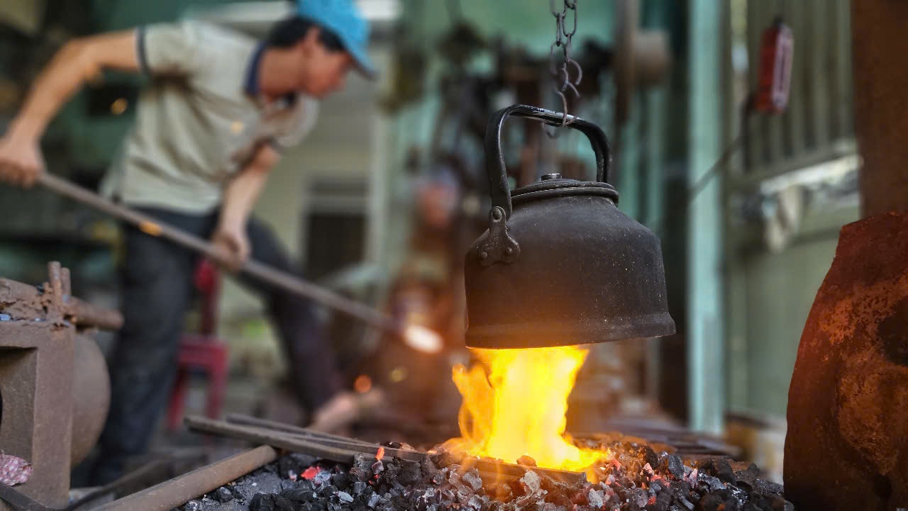 làng nghề truyền thống, Bao Vinh, thành phố Huế, nghề rèn Bao Vinh, Phố cổ Bao Vinh, cơ sở làm rèn, làng nghề 100 năm, phát triển làng nghề truyền thống, gìn giữ nghề truyền thống Huế