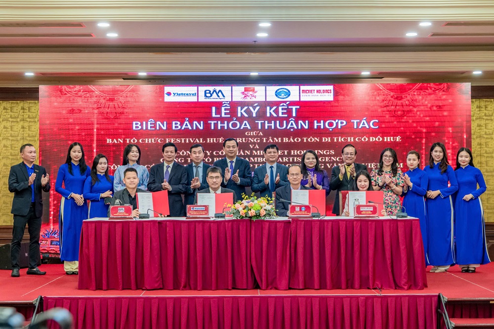 Hoạt động ký kết hợp tác giữa các đơn vị và doanh nghiệp nhằm tăng cường quảng bá Năm Du lịch quốc gia - Huế 2025 Hoạt động ký kết hợp tác giữa các đơn vị và doanh nghiệp nhằm tăng cường quảng bá Năm Du lịch quốc gia - Huế 2025