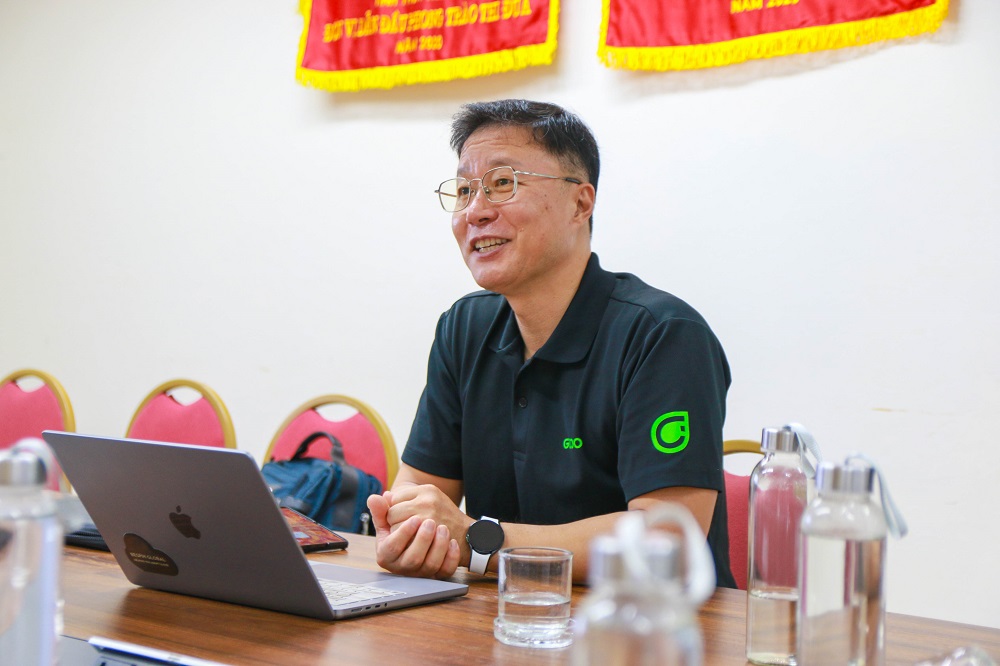 Phát triển Giao thông Xanh, Huế thành phố xe đạp, Khám phá Huế, GCOO, GBIKE, thí điểm tại Huế, khu di sản Huế, lăng vua Gia Long, Kim Tae Ho. VietPM, dự án "Clean & Green Smart Hue City" Phát triển Giao thông Xanh, Huế thành phố xe đạp, Khám phá Huế, GCOO, GBIKE, thí điểm tại Huế, khu di sản Huế, lăng vua Gia Long, Kim Tae Ho. VietPM, dự án "Clean & Green Smart Hue City"