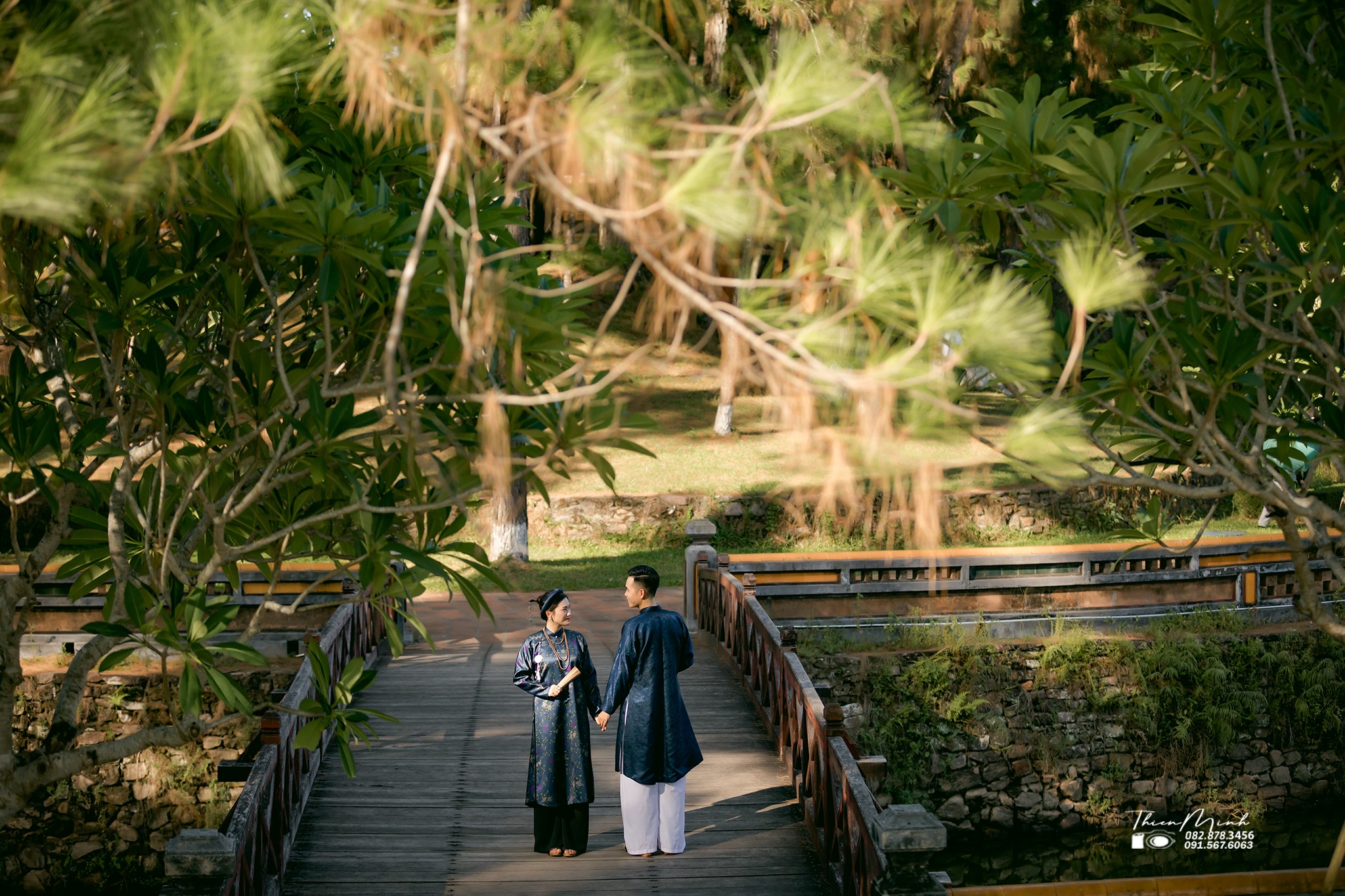 Chụp hình cổ phục Huế, Thuê cổ phục Huế đẹp, Trải nghiệm chụp ảnh cổ phục, Cổ phục Huế truyền thống, Chụp ảnh với áo Nhật Bình Huế, Check-in cổ phục Huế, Chụp hình nghệ thuật cổ phục, Địa điểm chụp ảnh cổ phục Huế, Thuê áo dài cung đình Huế, Bảo tồn văn hóa qua cổ phục Huế Chụp hình cổ phục Huế, Thuê cổ phục Huế đẹp, Trải nghiệm chụp ảnh cổ phục, Cổ phục Huế truyền thống, Chụp ảnh với áo Nhật Bình Huế, Check-in cổ phục Huế, Chụp hình nghệ thuật cổ phục, Địa điểm chụp ảnh cổ phục Huế, Thuê áo dài cung đình Huế, Bảo tồn văn hóa qua cổ phục Huế