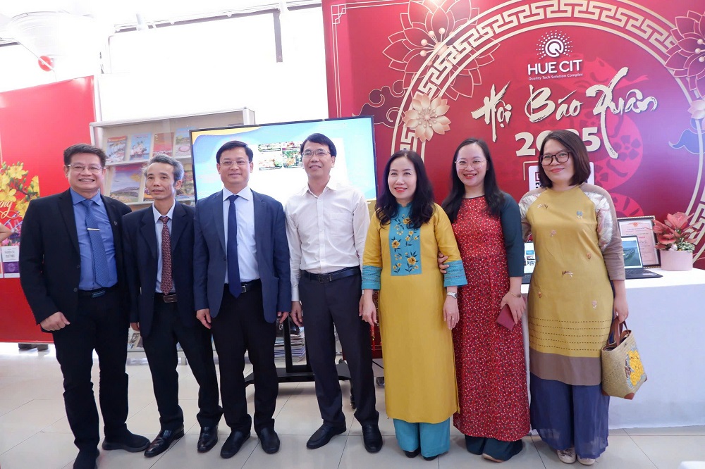 Khai mạc, Hội Báo Xuân, Tết Ất Tỵ, Bảo tàng Hồ Chí Minh, Trang TTĐT Khám phá Huế, chuyên trang, Thành phố Huế trực thuộc trung ương, truyền thông số Khai mạc, Hội Báo Xuân, Tết Ất Tỵ, Bảo tàng Hồ Chí Minh, Trang TTĐT Khám phá Huế, chuyên trang, Thành phố Huế trực thuộc trung ương, truyền thông số