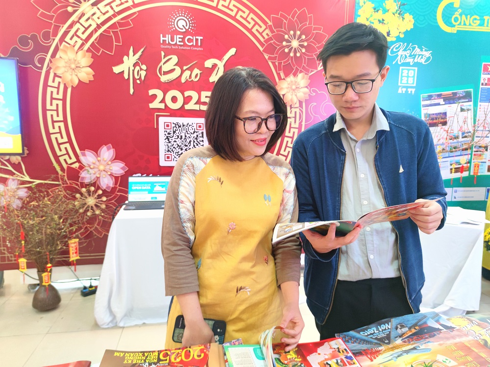 Khai mạc, Hội Báo Xuân, Tết Ất Tỵ, Bảo tàng Hồ Chí Minh, Trang TTĐT Khám phá Huế, chuyên trang, Thành phố Huế trực thuộc trung ương, truyền thông số Khai mạc, Hội Báo Xuân, Tết Ất Tỵ, Bảo tàng Hồ Chí Minh, Trang TTĐT Khám phá Huế, chuyên trang, Thành phố Huế trực thuộc trung ương, truyền thông số