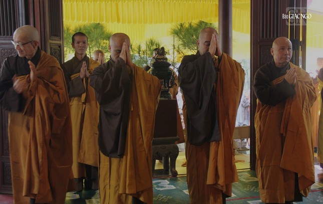 Đệ tử của Thiền sư từ các nơi trở về tổ đình Từ Hiếu đảnh lễ tưởng niệm Thầy Đệ tử của Thiền sư từ các nơi trở về tổ đình Từ Hiếu đảnh lễ tưởng niệm Thầy