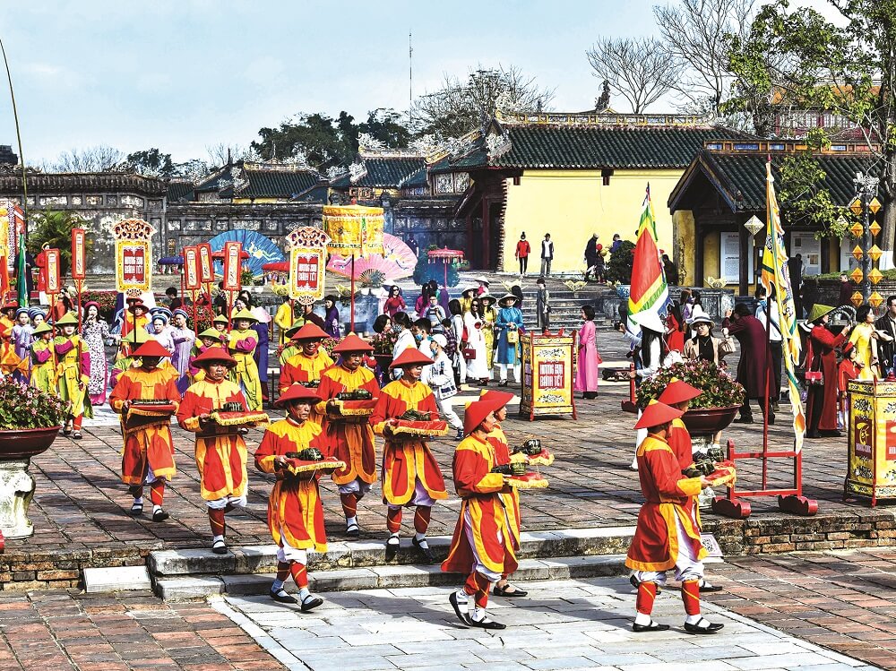 Lễ tiến cung bánh chưng, bánh tét Ảnh: Nguyễn Khoa Huy Lễ tiến cung bánh chưng, bánh tét Ảnh: Nguyễn Khoa Huy