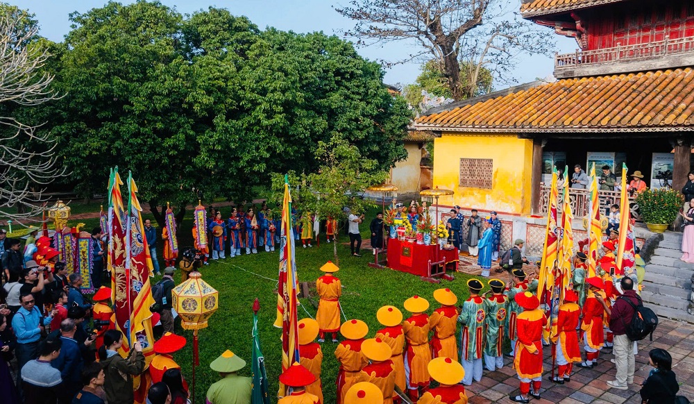 Lễ dựng nêu ngày Tết trong Hoàng cung Huế Lễ dựng nêu ngày Tết trong Hoàng cung Huế