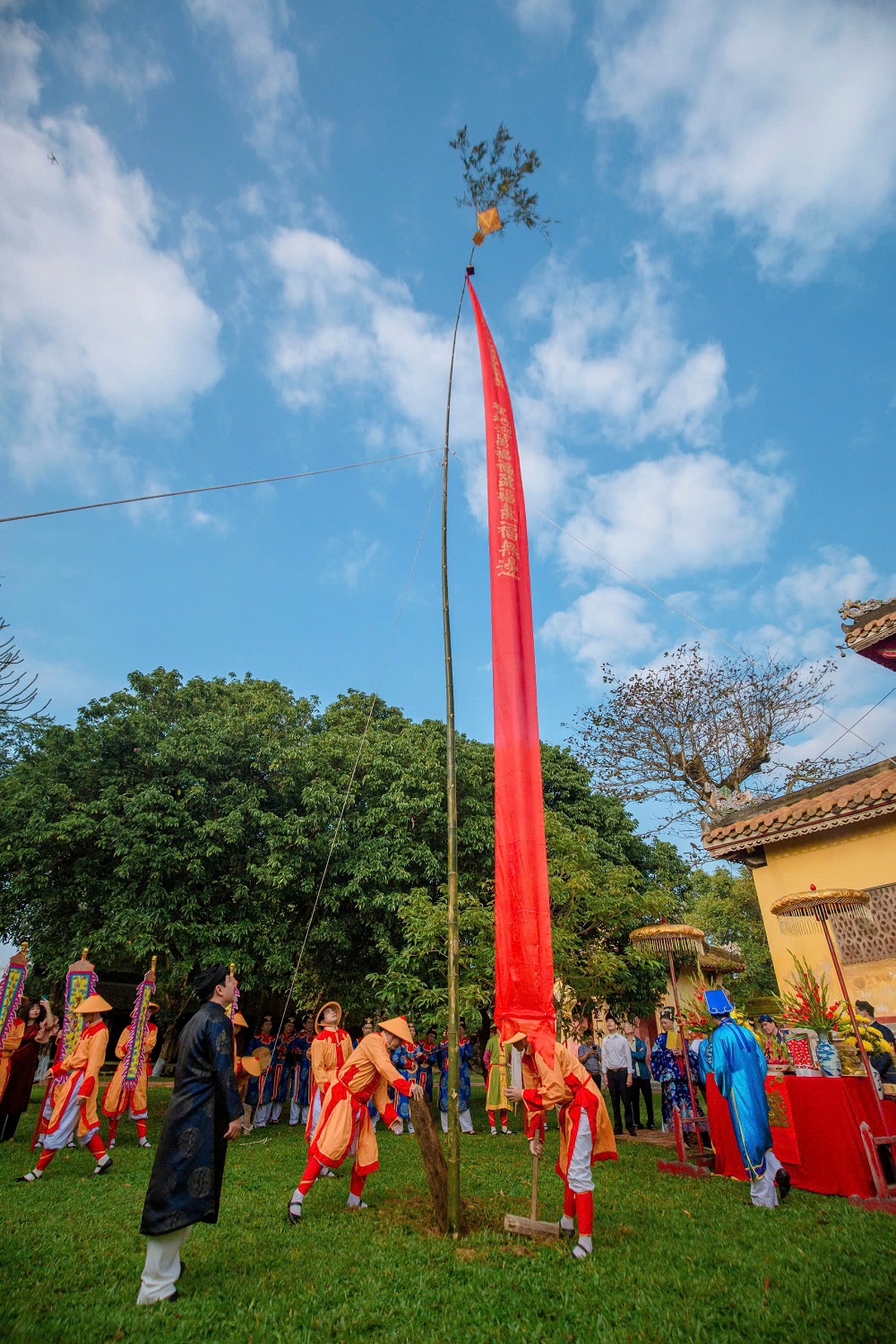 Lễ dựng nêu ngày Tết trong Hoàng cung Huế