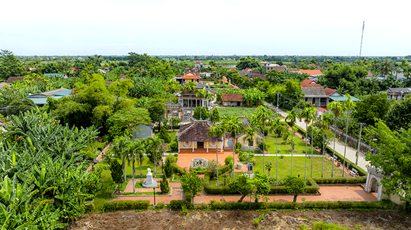 Khuôn viên Nhà thờ Đặng Huy Trứ tại Huế Khuôn viên Nhà thờ Đặng Huy Trứ tại Huế