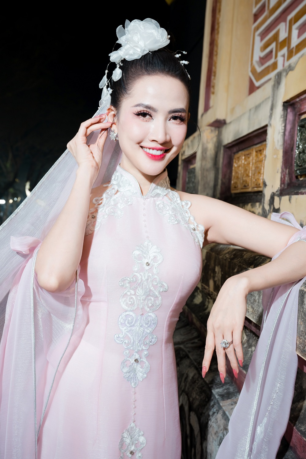 áo dài Đoan Trang, NTK áo dài Đoan Trang, thêu may Đoan Trang Huế, Năm Du lịch Quốc gia Huế 2025, Festival Huế 2025, bộ sưu tập áo dài, áo dài đẹp, áo dài Huế áo dài Đoan Trang, NTK áo dài Đoan Trang, thêu may Đoan Trang Huế, Năm Du lịch Quốc gia Huế 2025, Festival Huế 2025, bộ sưu tập áo dài, áo dài đẹp, áo dài Huế