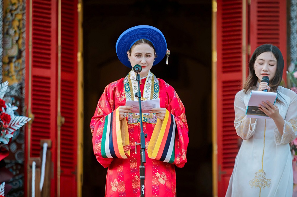 triển lãm, tranh vua Hàm Nghi, độc bản, điện Kiến Trung, Đại Nội Huế, Hậu duệ đời thứ 5 của vua Hàm Nghi, aka Tử Xuân, vị vua yêu nước, triều Nguyễn, lưu đày, Nghệ sĩ hiện đại Việt Nam đầu tiên, cuộc đời vua Hàm Nghi triển lãm, tranh vua Hàm Nghi, độc bản, điện Kiến Trung, Đại Nội Huế, Hậu duệ đời thứ 5 của vua Hàm Nghi, aka Tử Xuân, vị vua yêu nước, triều Nguyễn, lưu đày, Nghệ sĩ hiện đại Việt Nam đầu tiên, cuộc đời vua Hàm Nghi