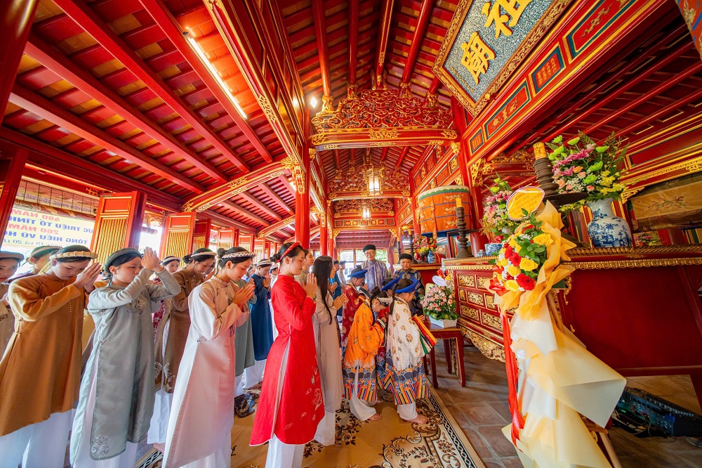 Huế tri ân Võ vương Nguyễn Phúc Khoát: Hành trình về nguồn qua tà áo dài ngũ thân Huế tri ân Võ vương Nguyễn Phúc Khoát: Hành trình về nguồn qua tà áo dài ngũ thân