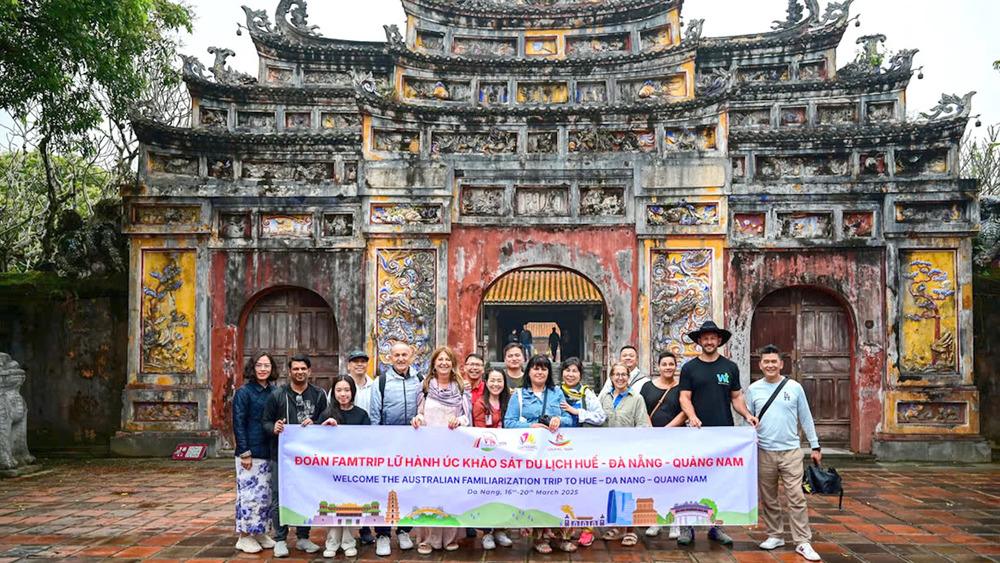 thành phố Huế, hiện đại, giữ gìn bản sắc, Đại Nội Huế, điện Kiến Trung, lầu Ngũ Phụng, Festival Huế, đô thị xanh, cầu Trường Tiền, đô thị di sản, phát triển bền vững thành phố Huế, hiện đại, giữ gìn bản sắc, Đại Nội Huế, điện Kiến Trung, lầu Ngũ Phụng, Festival Huế, đô thị xanh, cầu Trường Tiền, đô thị di sản, phát triển bền vững