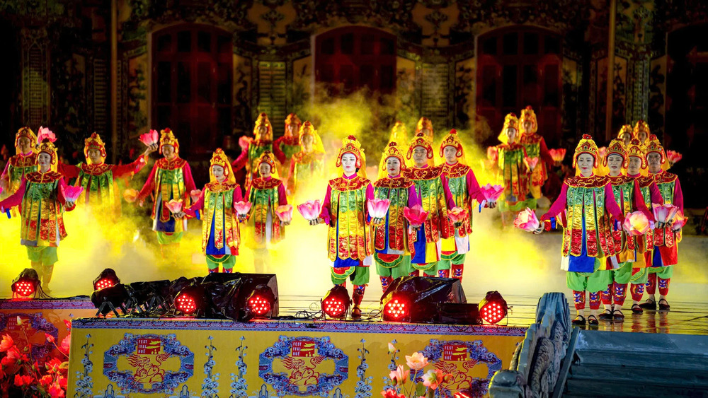 thành phố Huế, hiện đại, giữ gìn bản sắc, Đại Nội Huế, điện Kiến Trung, lầu Ngũ Phụng, Festival Huế, đô thị xanh, cầu Trường Tiền, đô thị di sản, phát triển bền vững thành phố Huế, hiện đại, giữ gìn bản sắc, Đại Nội Huế, điện Kiến Trung, lầu Ngũ Phụng, Festival Huế, đô thị xanh, cầu Trường Tiền, đô thị di sản, phát triển bền vững