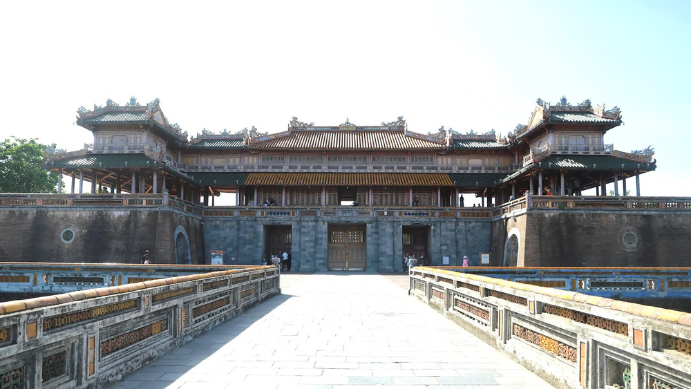 thành phố Huế, hiện đại, giữ gìn bản sắc, Đại Nội Huế, điện Kiến Trung, lầu Ngũ Phụng, Festival Huế, đô thị xanh, cầu Trường Tiền, đô thị di sản, phát triển bền vững